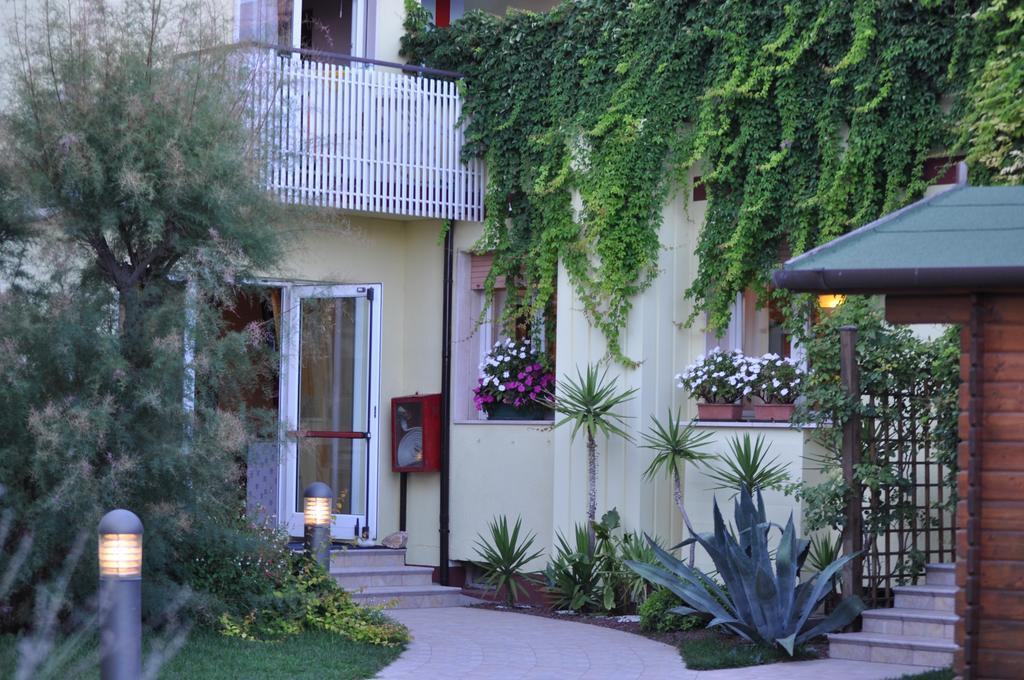 Hotel Righetto Fronte Mare Каваллино Экстерьер фото