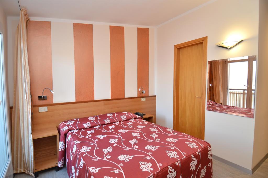 Hotel Righetto Fronte Mare Каваллино Экстерьер фото