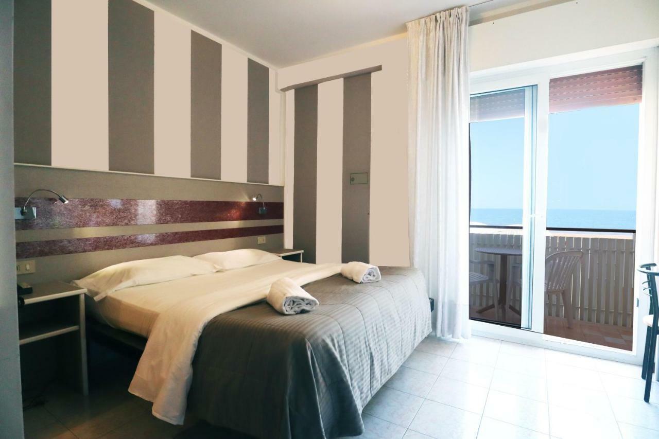Hotel Righetto Fronte Mare Каваллино Экстерьер фото