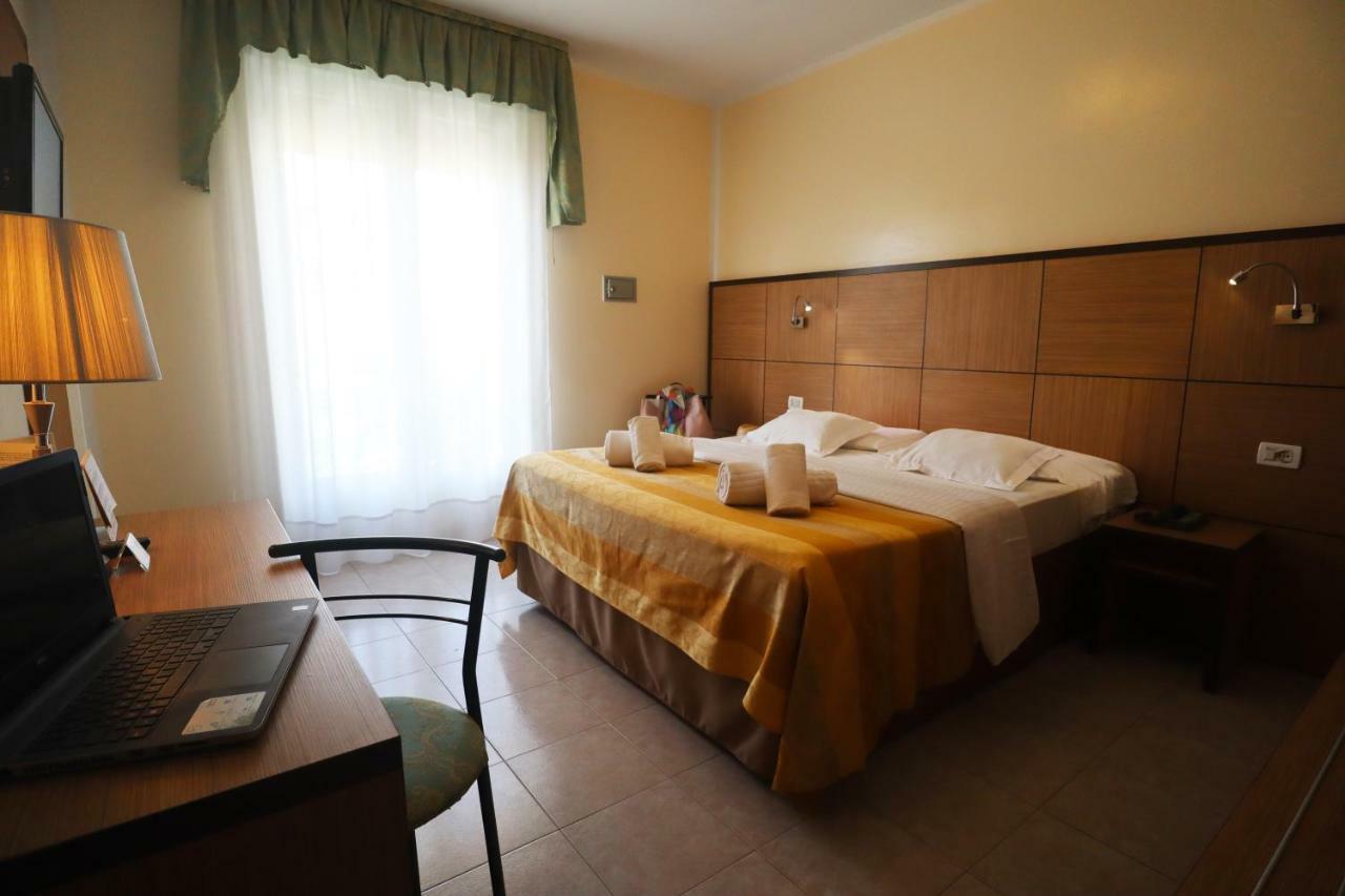 Hotel Righetto Fronte Mare Каваллино Экстерьер фото